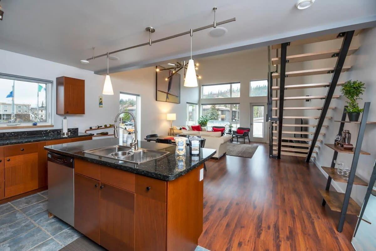 Nn - The Flame - Downtown 1-Bed 2-Bath Villa Whitehorse Exterior foto